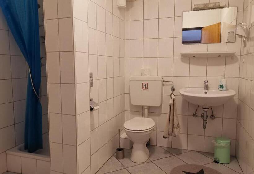 Номер Стандарт, Pension Zum Hirsch