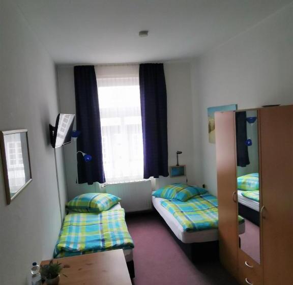 Номер Стандарт, Pension Zum Hirsch