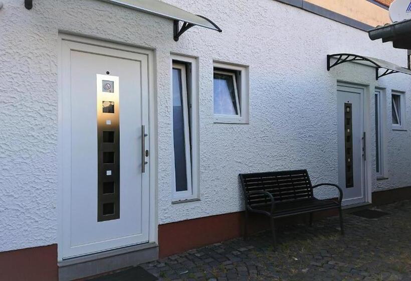 Номер Стандарт, Pension Zum Hirsch