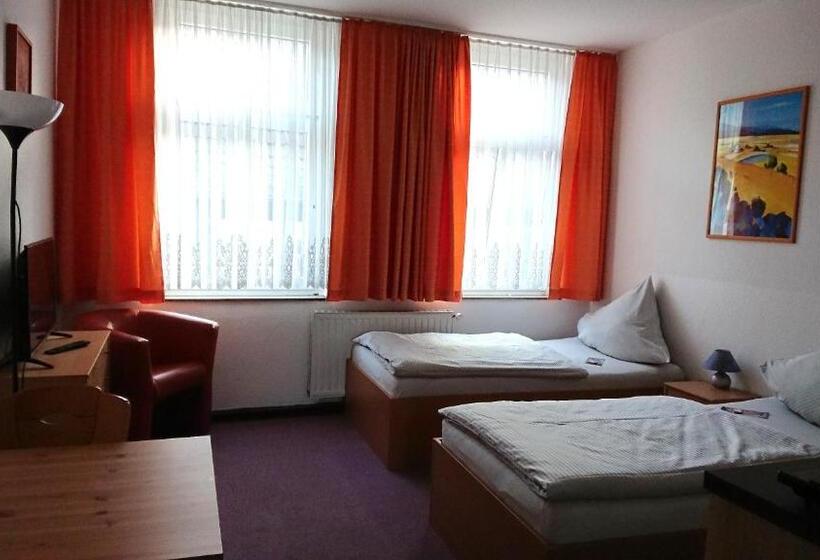 Номер Стандарт, Pension Zum Hirsch