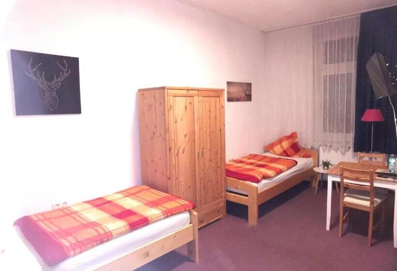 Номер Стандарт, Pension Zum Hirsch