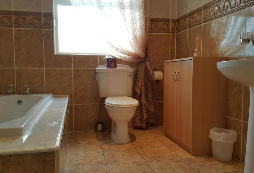 Standard room with outdoor bath, An Charraig Ban On The Wild Atlantic Way F94wt02