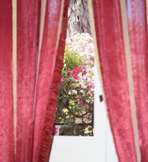 Quarto Standard Banheira Exterior, Angeli