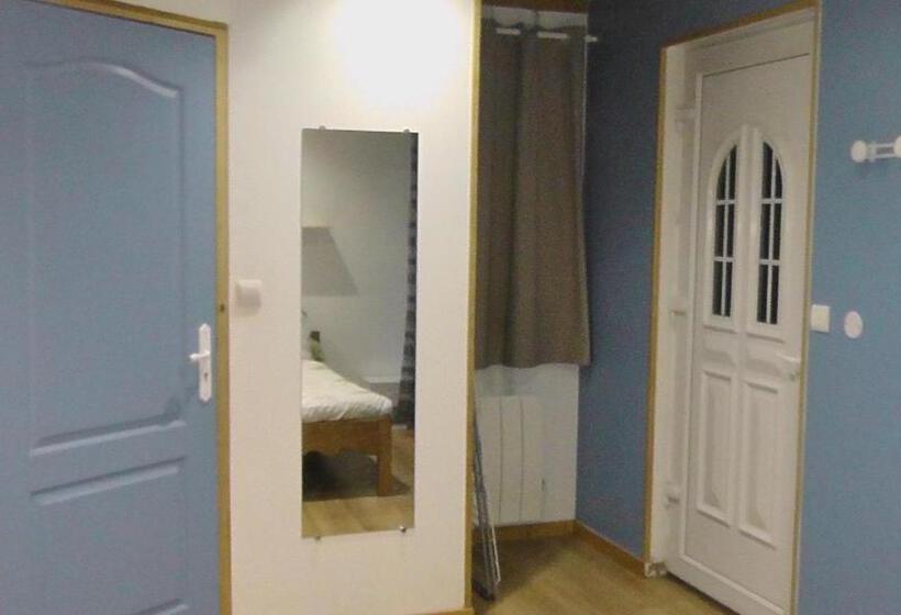 חדר סטנדרט, Chez Gus