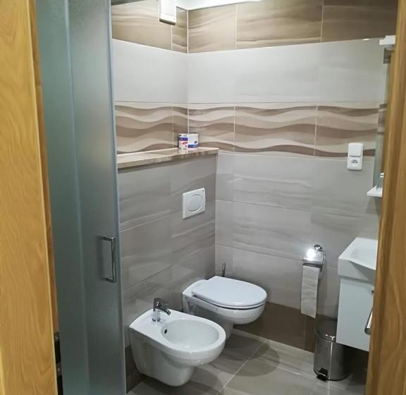 غرفة قياسية ثلاثية, Pension Krista