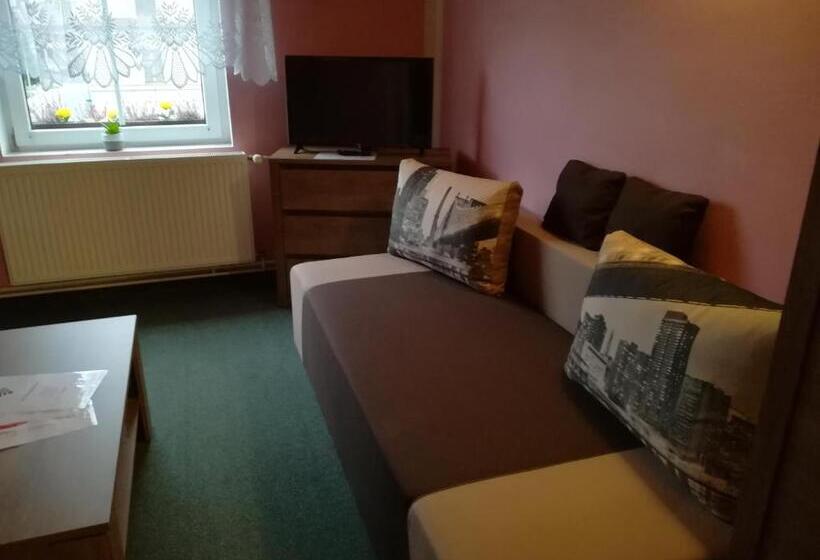 غرفة قياسية ثلاثية, Pension Krista