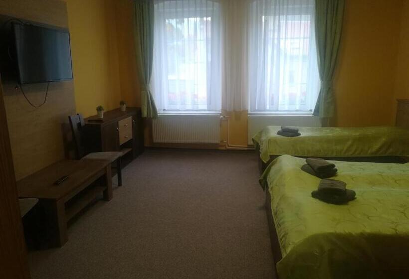 غرفة قياسية رباعية, Pension Krista