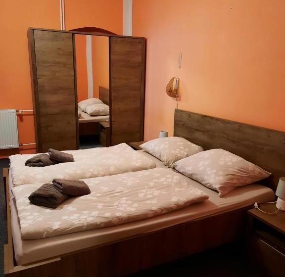 غرفة قياسية, Pension Krista