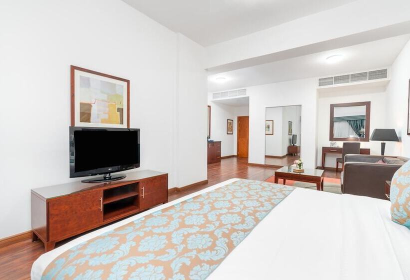 Номер Deluxe Кровать Кинг, Golden Sands Hotel & Residences