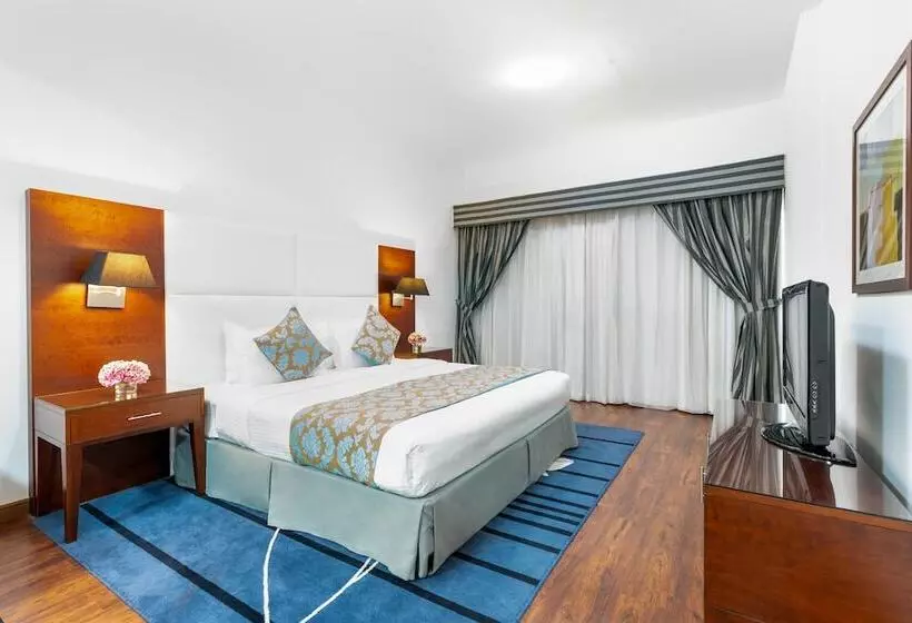キングサイズベッドのデラックスルーム, Golden Sands Hotel & Residences