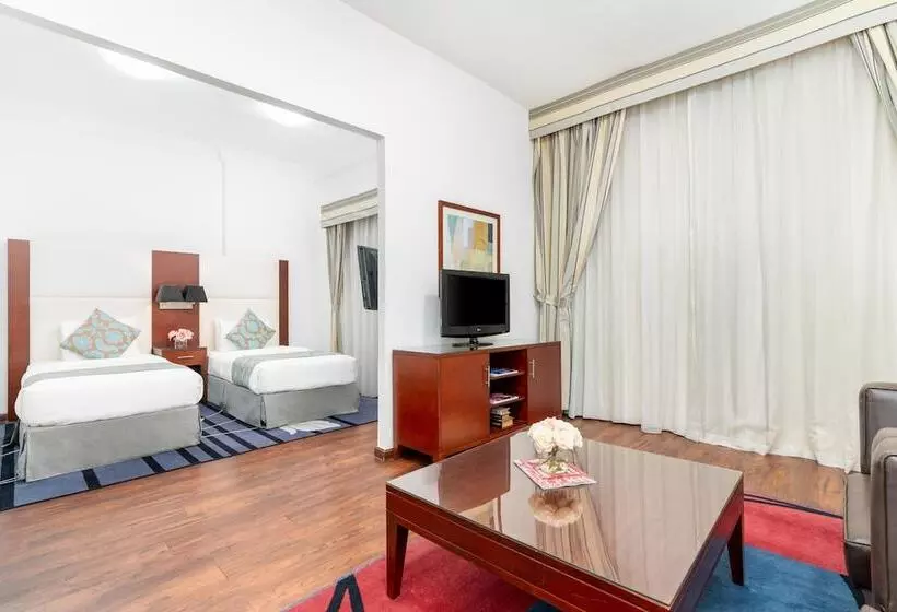 デラックスルーム, Golden Sands Hotel & Residences