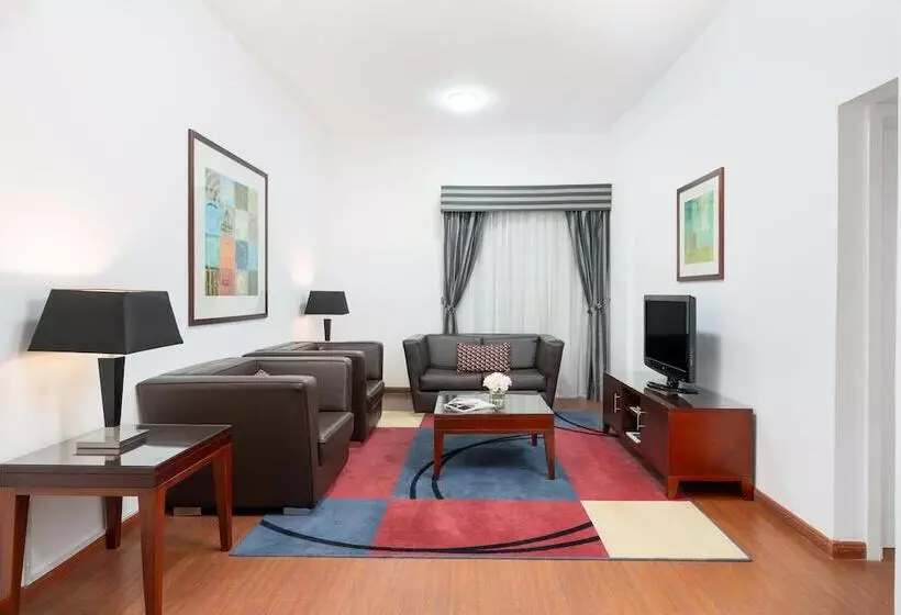 クラブスイート, Golden Sands Hotel & Residences