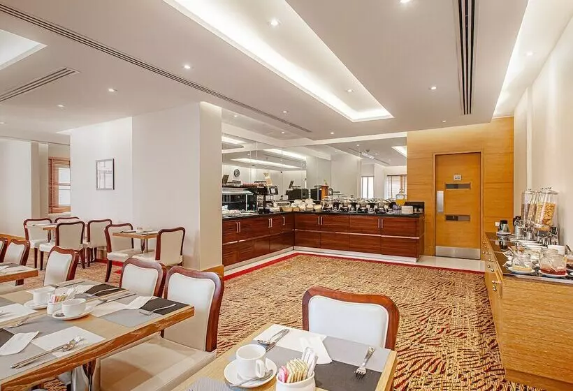 クラブスイート, Golden Sands Hotel & Residences