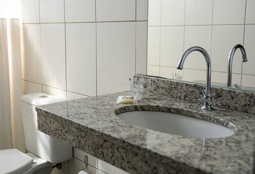 デラックスの４人部屋, Abudi