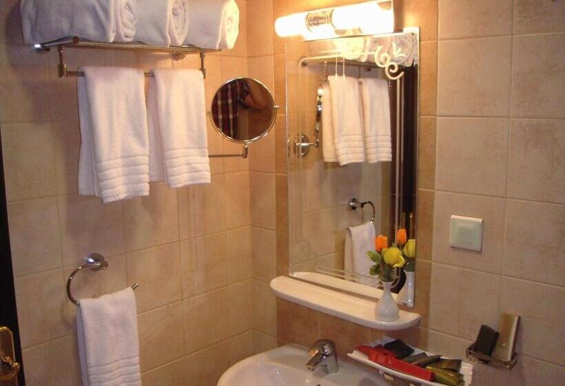 四人标准间, Durrat Al Eiman