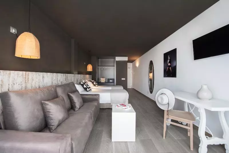 Standard-huone, Fortmar