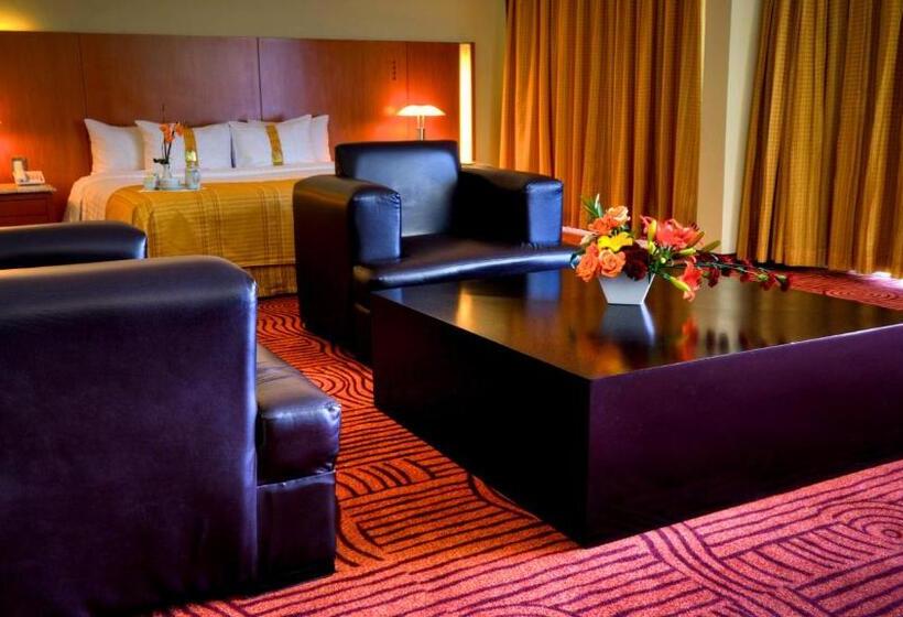 جناح جونيور مزوَّد بجاكوزي, Holiday Inn Puebla Finsa, An Ihg