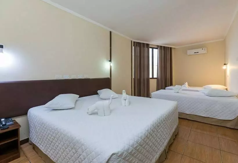Standard Neljän Hengen Huone, Iguassu Holiday
