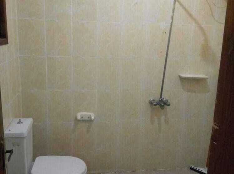 اتاق استاندارد سه نفره, Jowhara