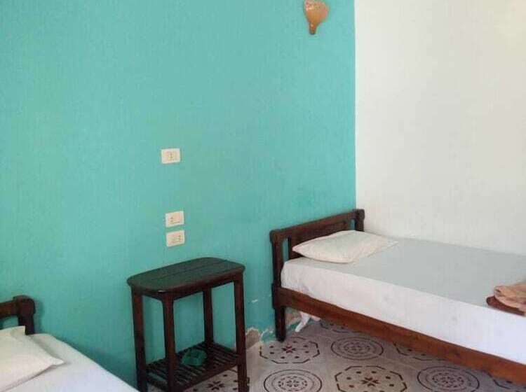 اتاق استاندارد سه نفره, Jowhara