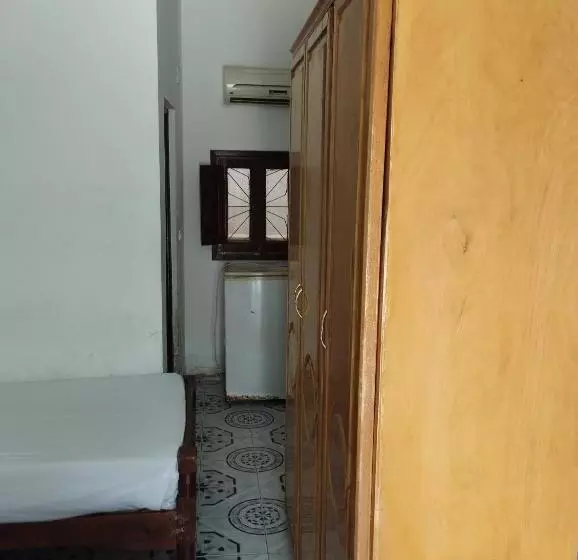 اتاق استاندارد سه نفره, Jowhara