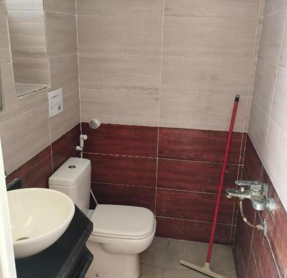 اتاق استاندارد سه نفره, Jowhara