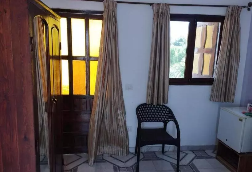 اتاق استاندارد یک نفره, Jowhara