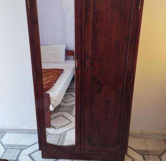 اتاق استاندارد یک نفره, Jowhara