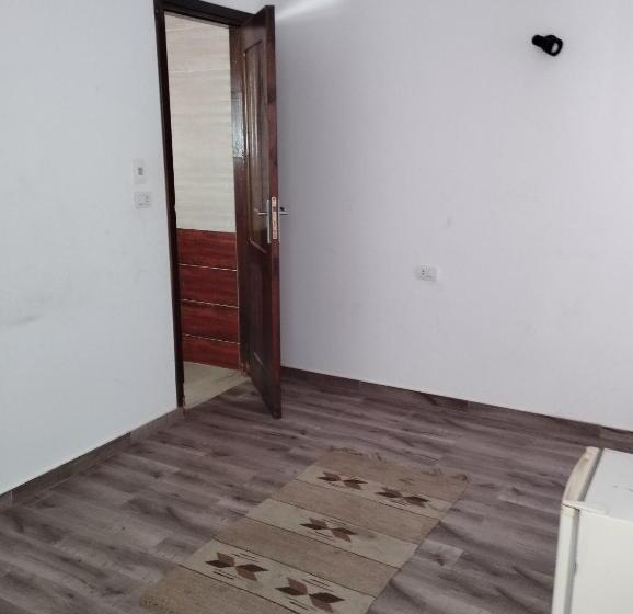 اتاق استاندارد سه نفره, Jowhara