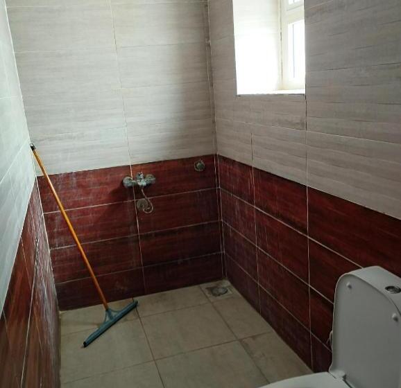 اتاق استاندارد سه نفره, Jowhara