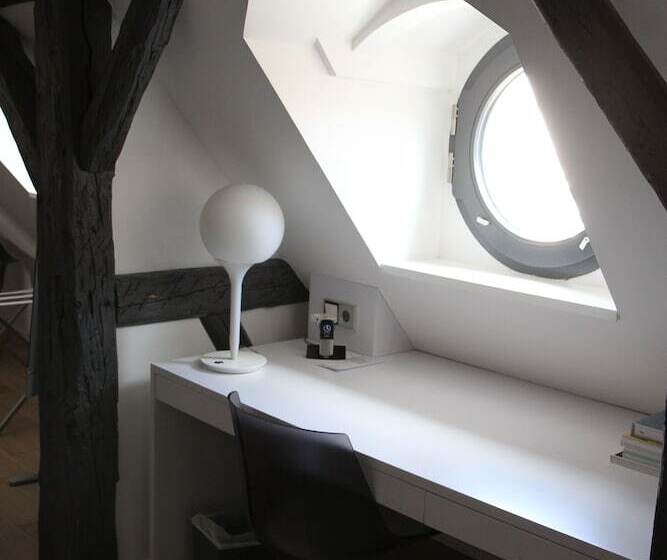 اتاق اجرایی, Quatorze