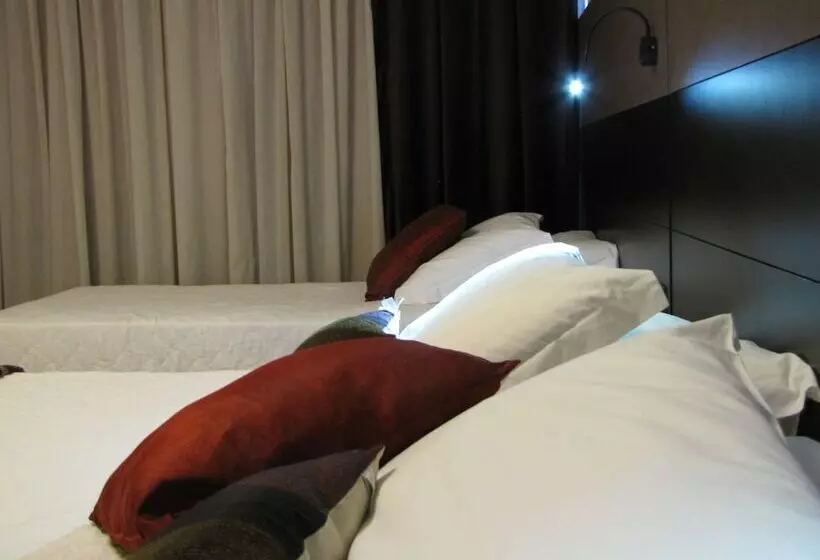 スーペリアトリプルルーム, Sandri Palace