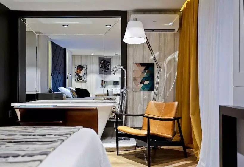 マスタースイートルーム, Sandri Palace