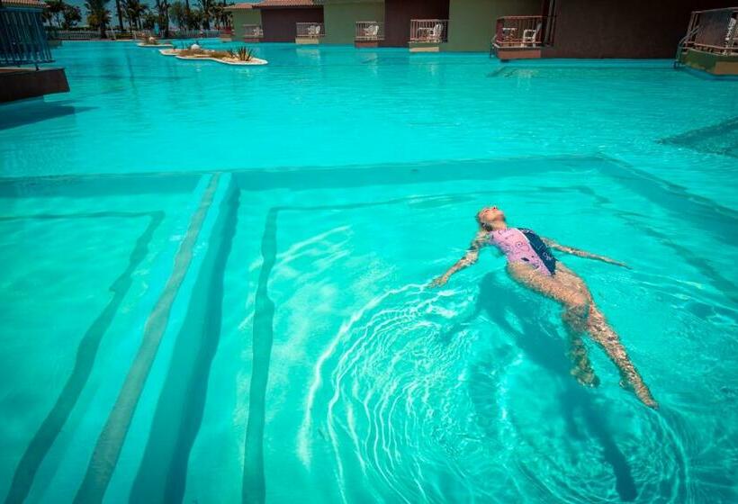 بانگلوی استاندارد, Titanic Palace Families And Couples Only