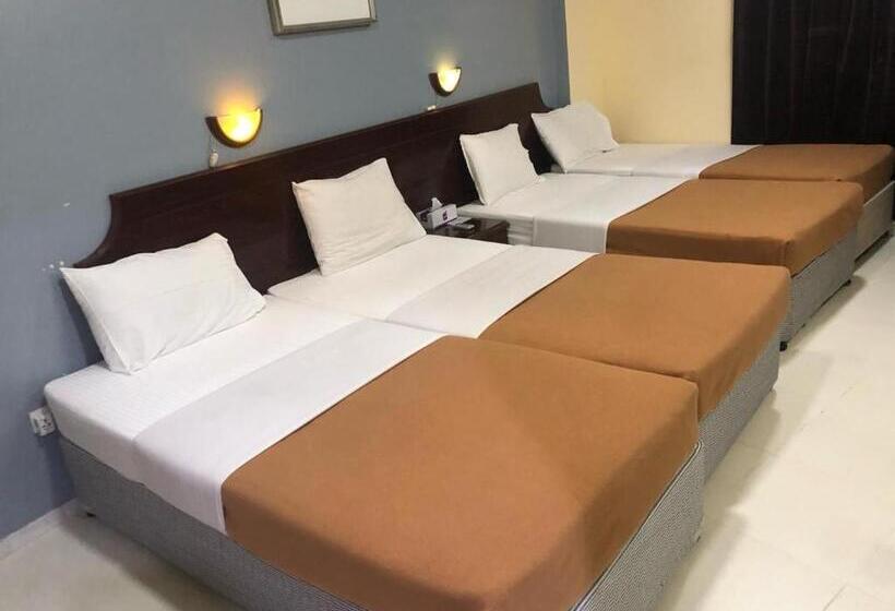 Номер Стандарт Трехместный, Index Hotel