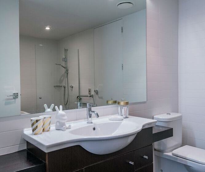 סטודיו אקזקיוטיב, Museum Apartment Hotel, Independent Collection By Evt