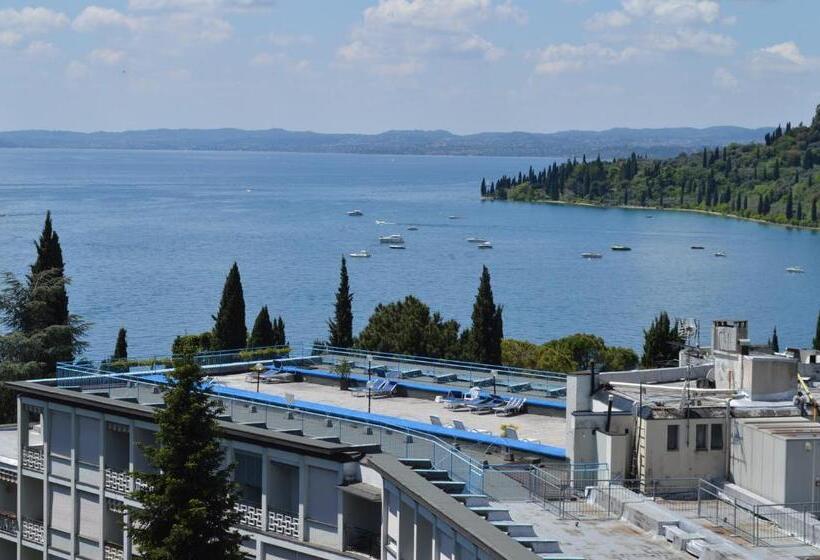 带2个卧室的公寓, Garda Apartments In Euroresidence