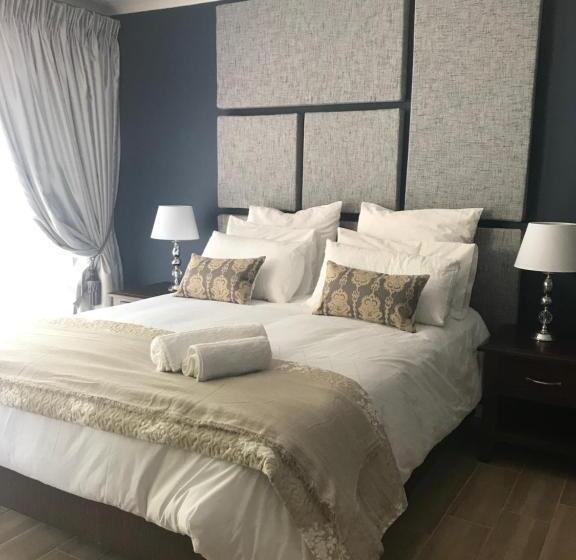 חדר דלוקס, La Benroy