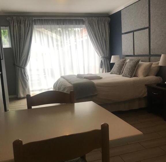 חדר דלוקס, La Benroy