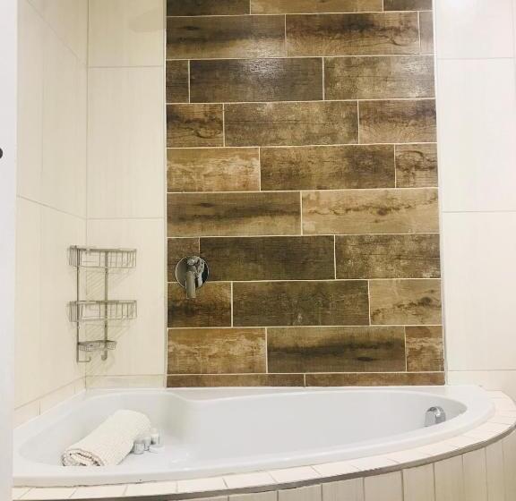 חדר דלוקס, La Benroy