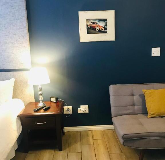 חדר דלוקס, La Benroy