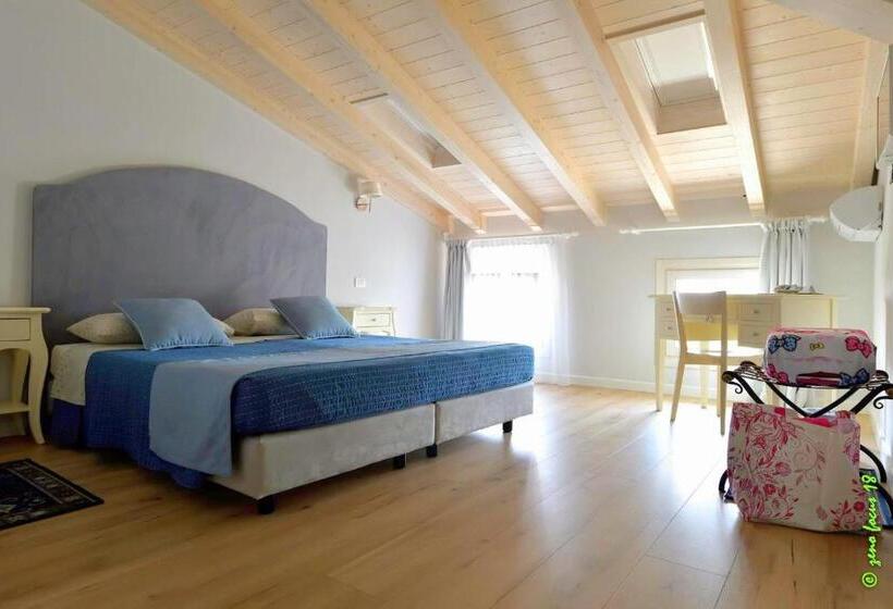 סוויטה דלוקס, Spagnoi Rooms