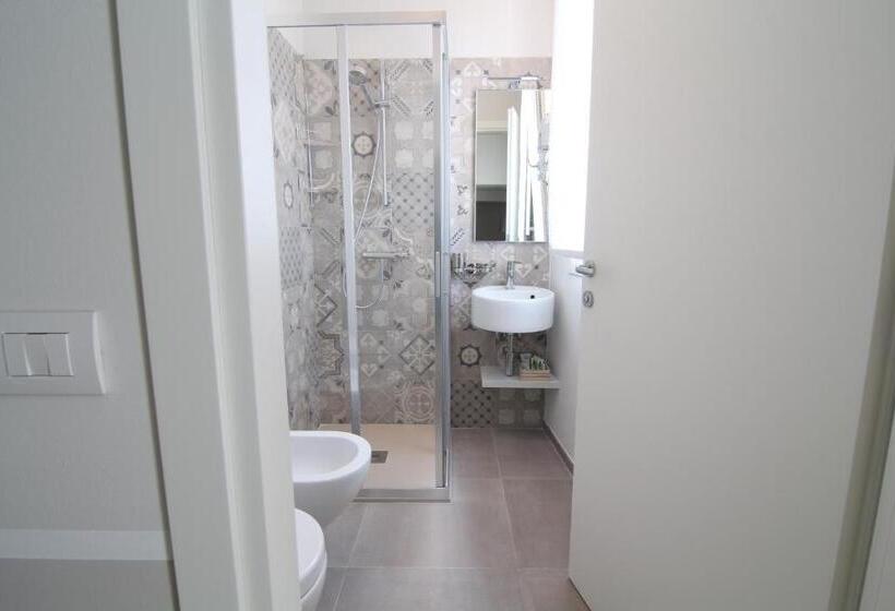 اتاق استاندارد, Spagnoi Rooms