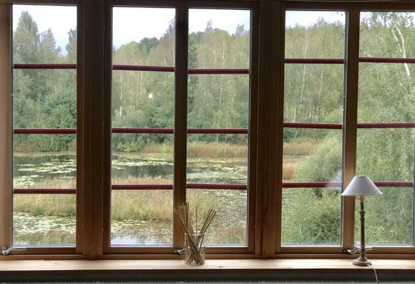 جناح جونيور ذات إطلالة, Sjöborg Säng & Bassäng