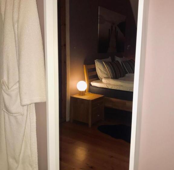 جناح جونيور ذات إطلالة, Sjöborg Säng & Bassäng