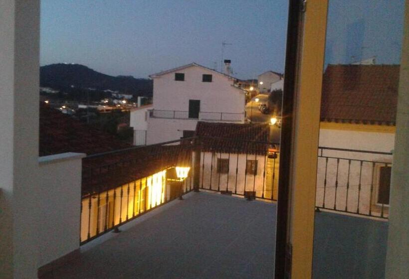 ３ベッドルームアパートメント, Ti Marquitas