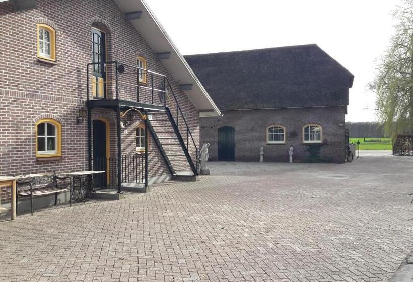 سوییت جونیور لوکس, Herberg De Brand