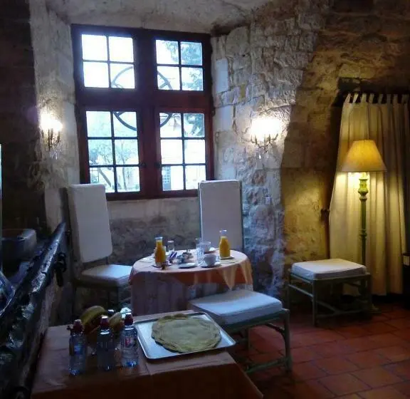 コンフォートトリプルルーム, Château De Mauriac
