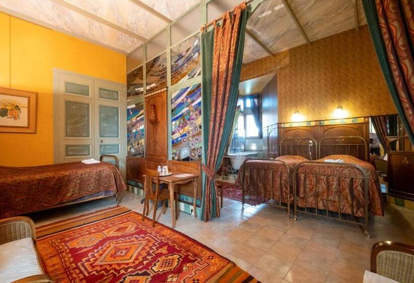 컴포트 트리플 룸, Château De Mauriac