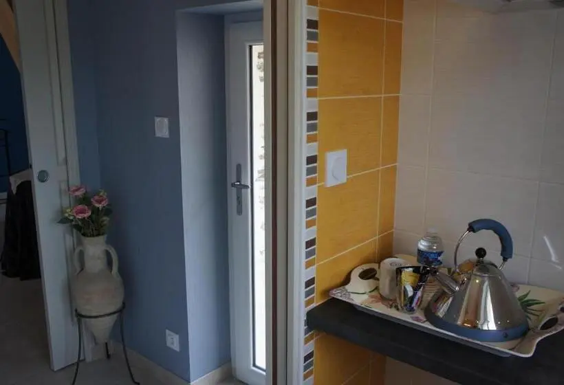 スタンダードルーム, La Chambre Du Harpiste